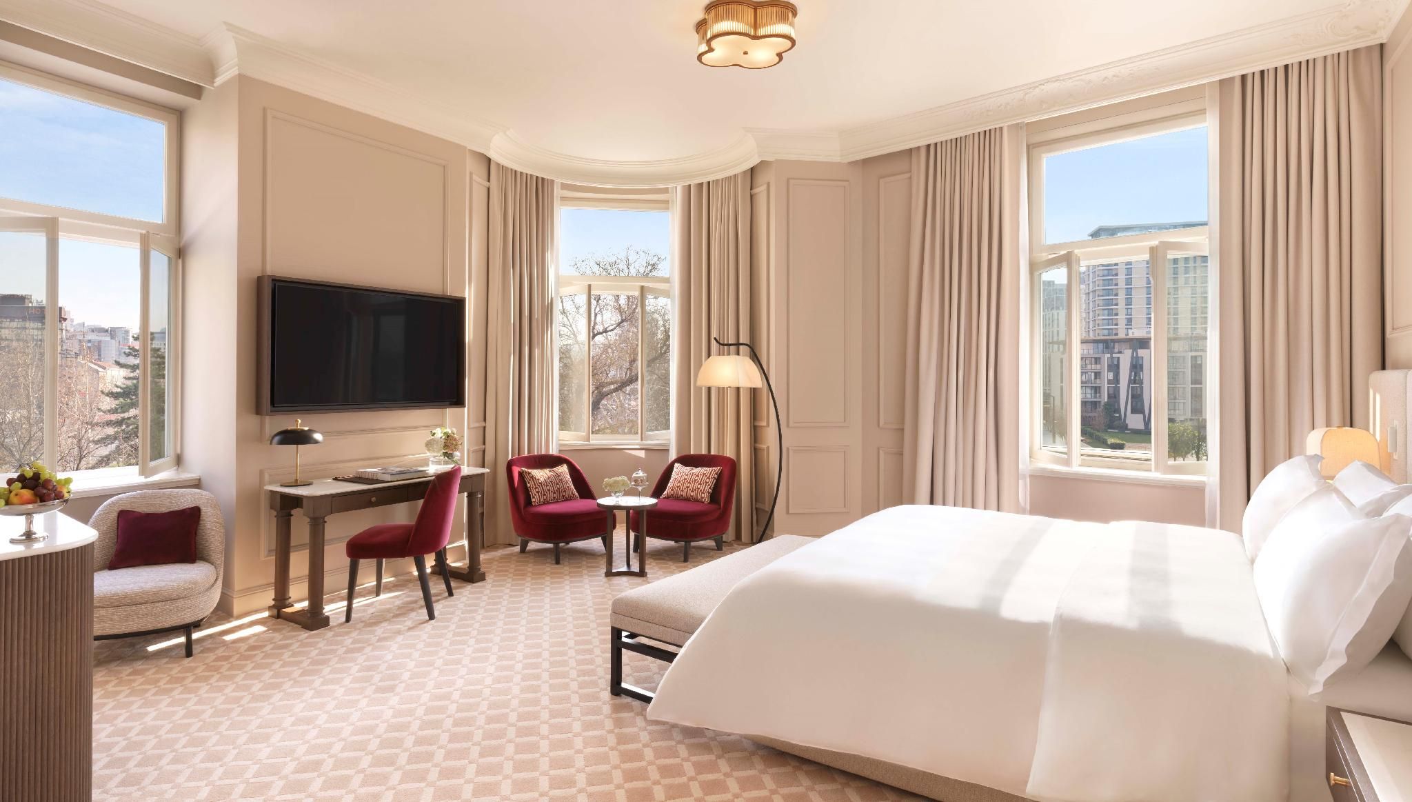 Junior Suite - 1 King Bed