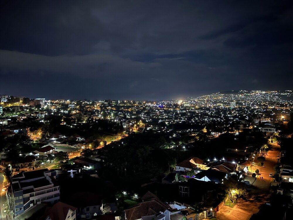 Oasis Park Deluxe Studio, 1 King Bed 3