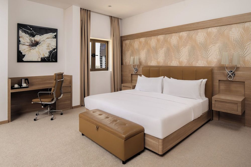 Suite, 1 King Bed, Balcony (Super King)