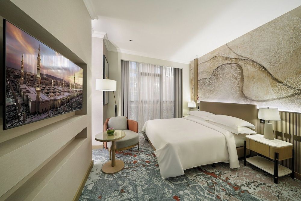 Room, 1 King Bed with Sofa bed, City View (Spacious)
