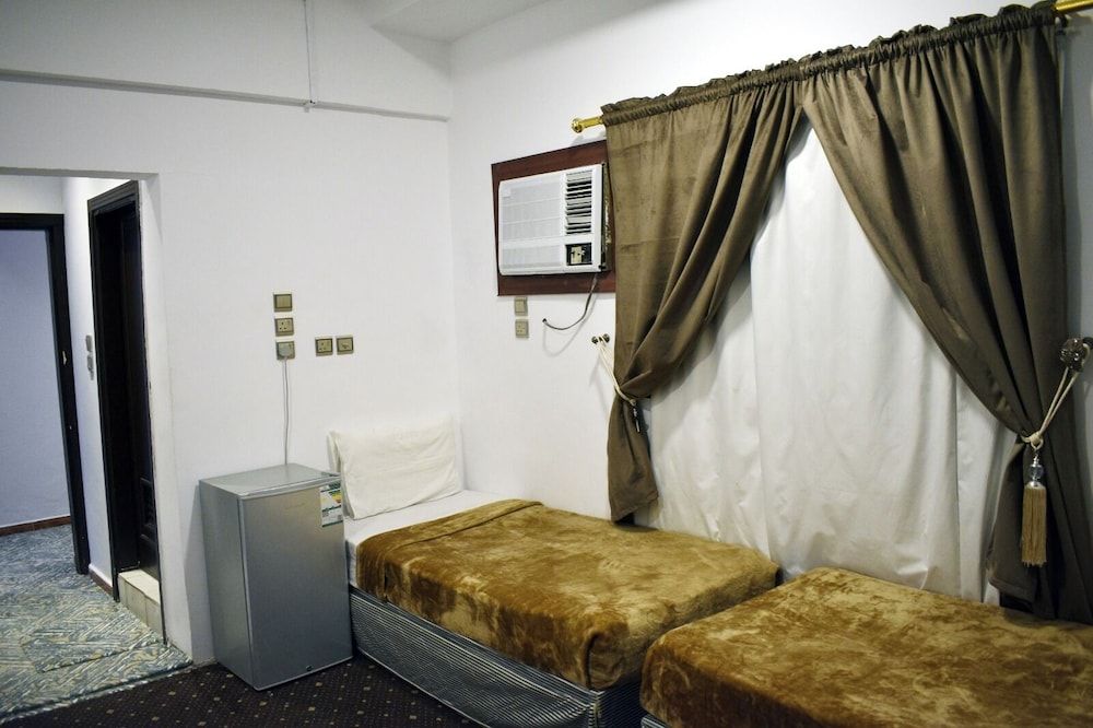 Comfort Room, City View