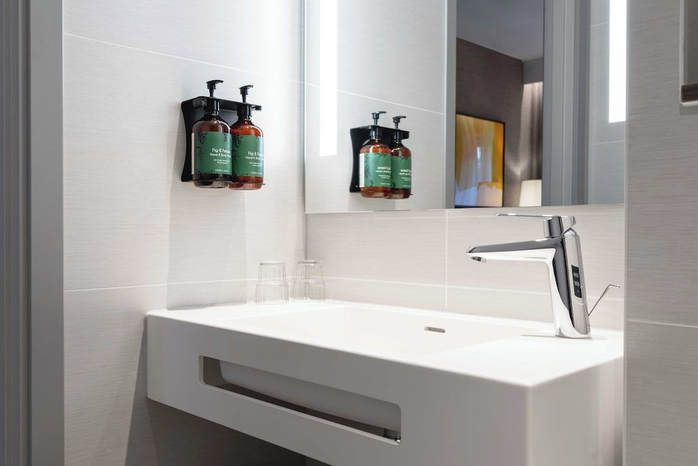 voco Stockholm Kista by IHG Standard Room, 1 King Bed (Free Spa Access) 5