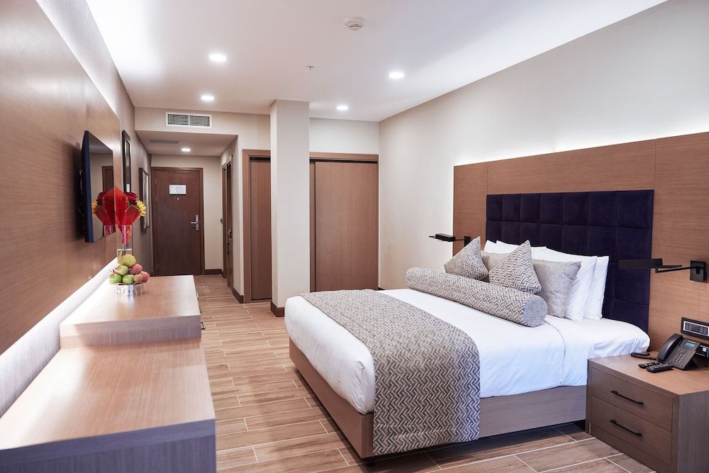 Yogh Hospitality Deluxe Single Room 3