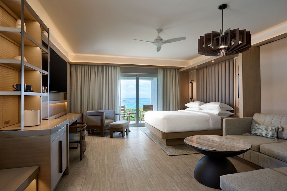 Deluxe Room, 1 King Bed with Sofa bed, Non Smoking, Ocean View (Balcony)