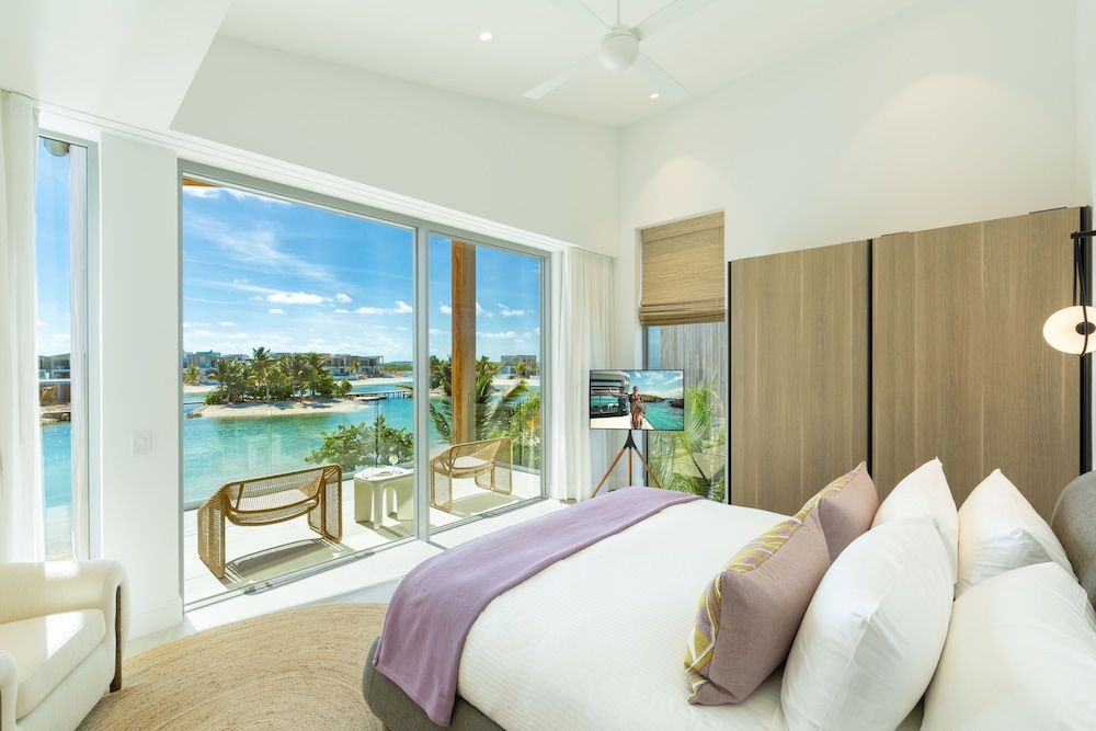 South Bank Deluxe Villa, 4 Bedrooms (Lagoon Villa 18)