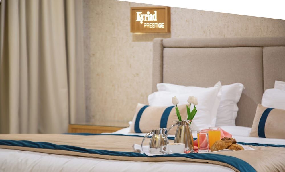 Kyriad Prestige City Center Tunis Superior Room, 1 King Bed 3