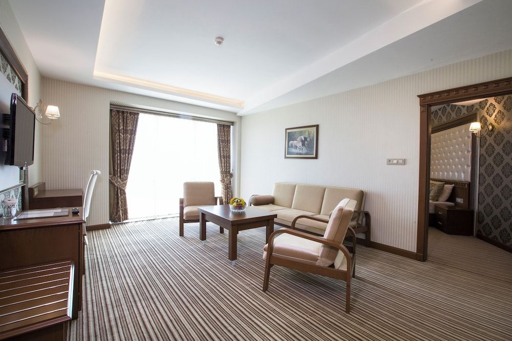 Grand Altuntaş Hotel Suite, Mountain View 4