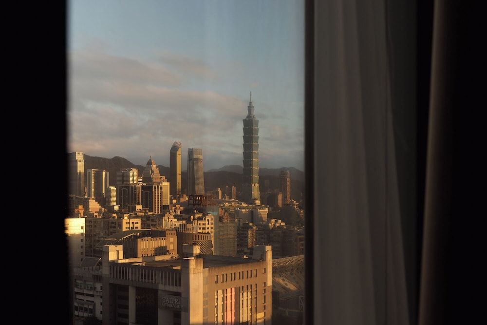 Capella Taipei Superior Skyline Double Room