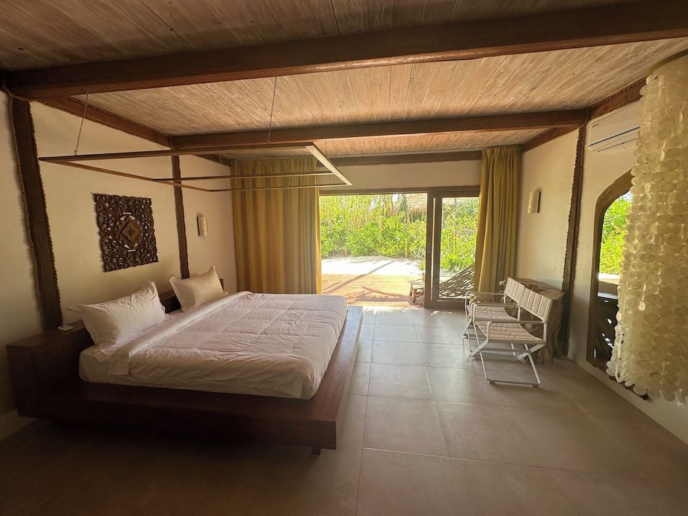 Sensations Eco-Chic Hotel Deluxe Bungalow 7