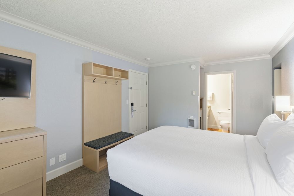 Tolovana Inn Suite, Multiple Beds, Ocean View (Oceanfront 2 Bedrm Suite Pet Friend) 2