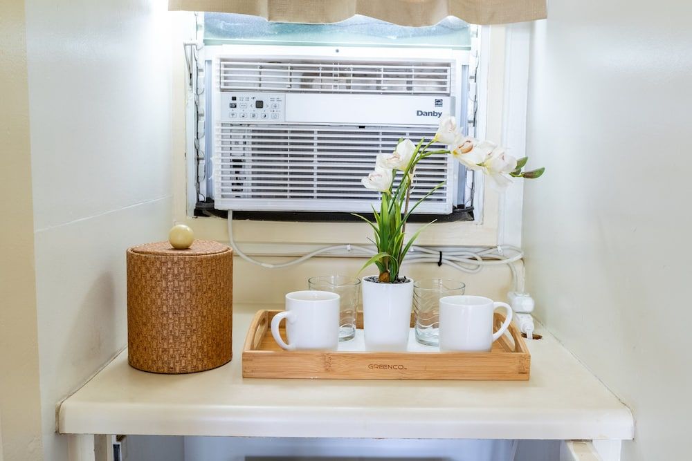 Kaua'i Palms Hotel Basic Studio, Mountain View 9