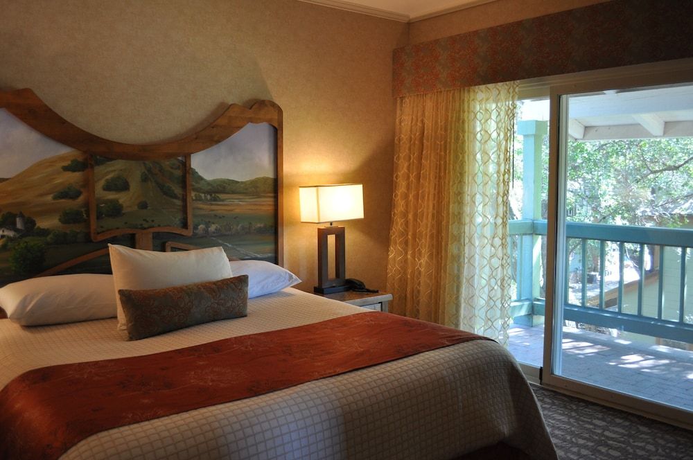 Executive Suite, 3rd Floor, Stair Access Only