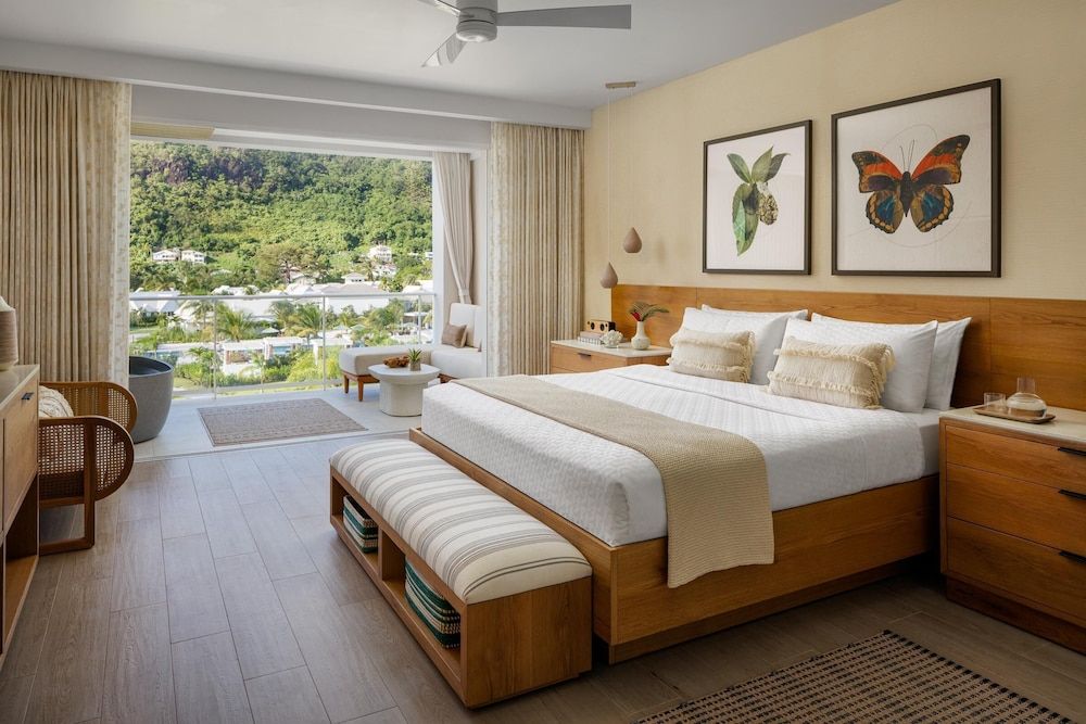 Bamboo Palm Partial Oceanview Room with Balcony Tranquility Soaking Tub (PLX)