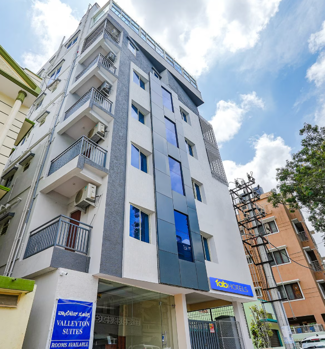 Hotel Crystal Suites