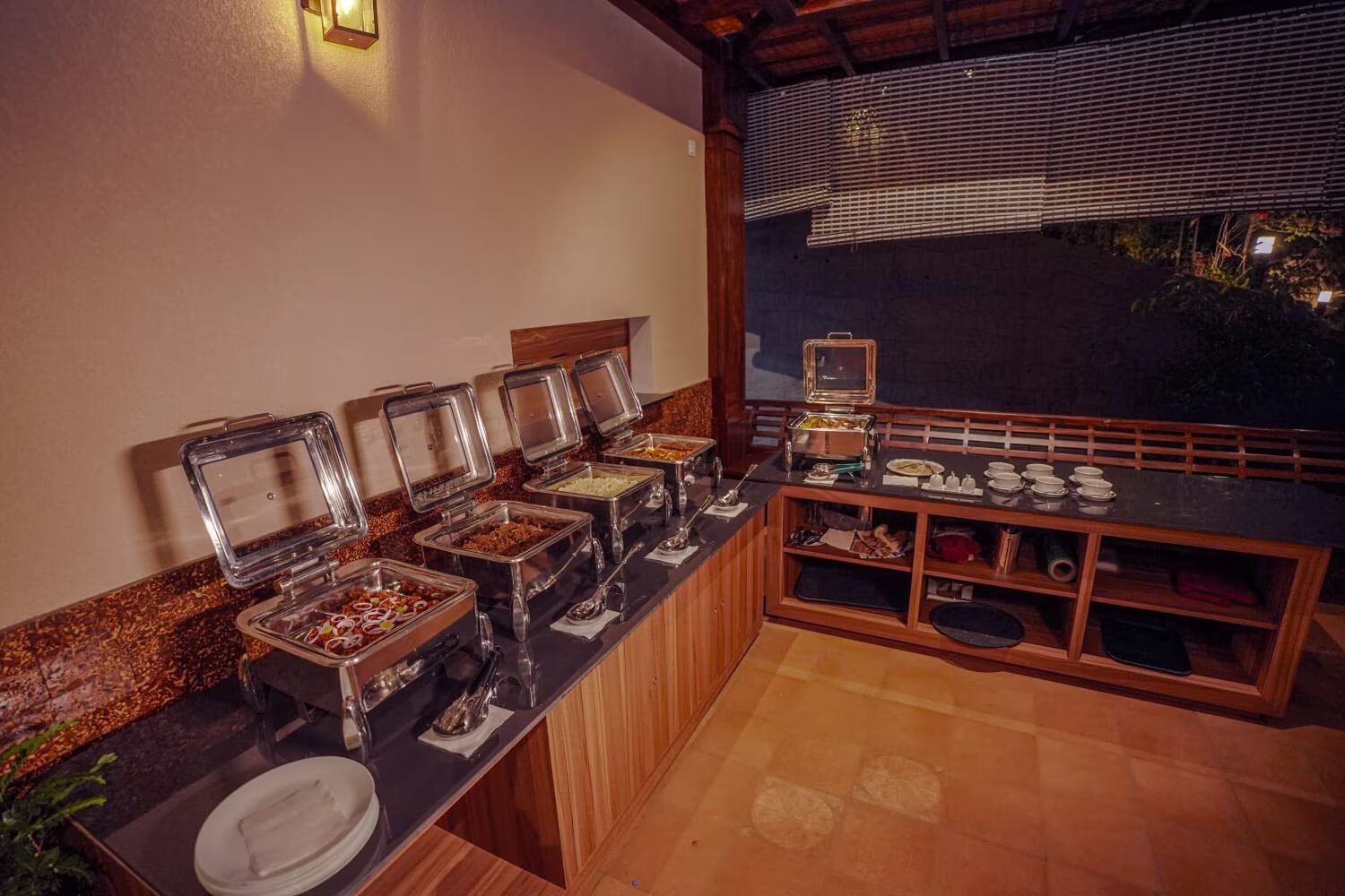 Food & Dining