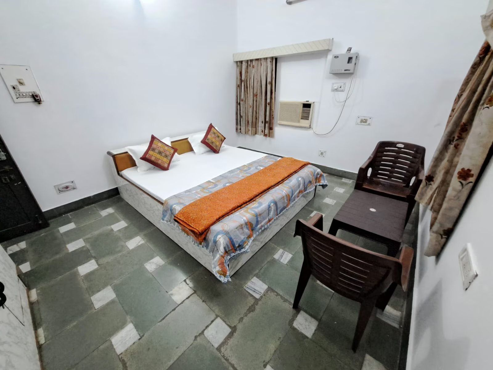Hotel Shivansh Deluxe Luxury AC Bedroom 3