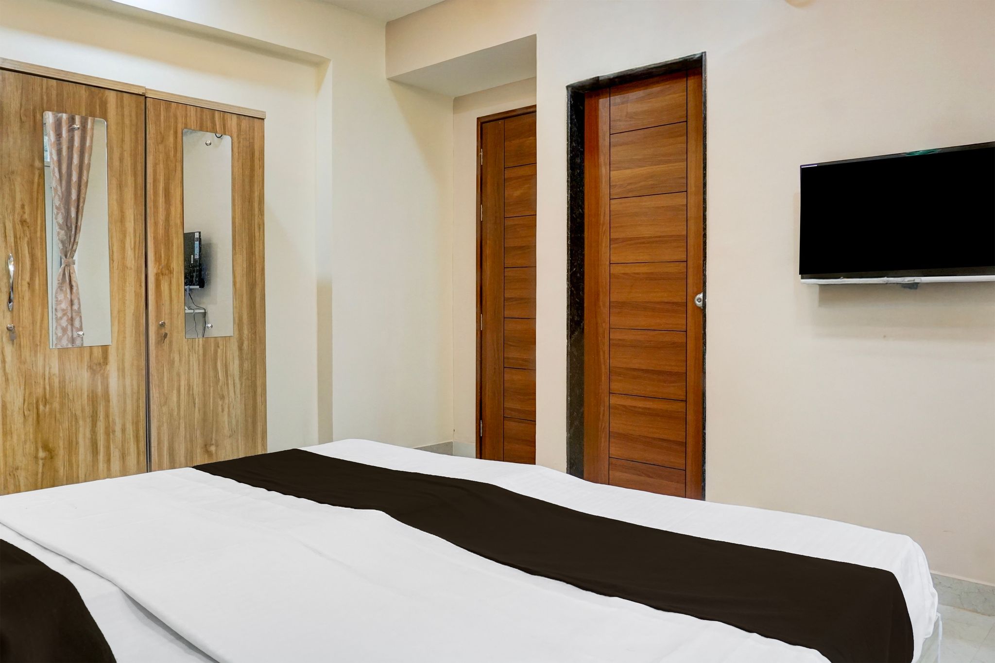 Collection O Blue Ridge Hinjewadi CLASSIC 7