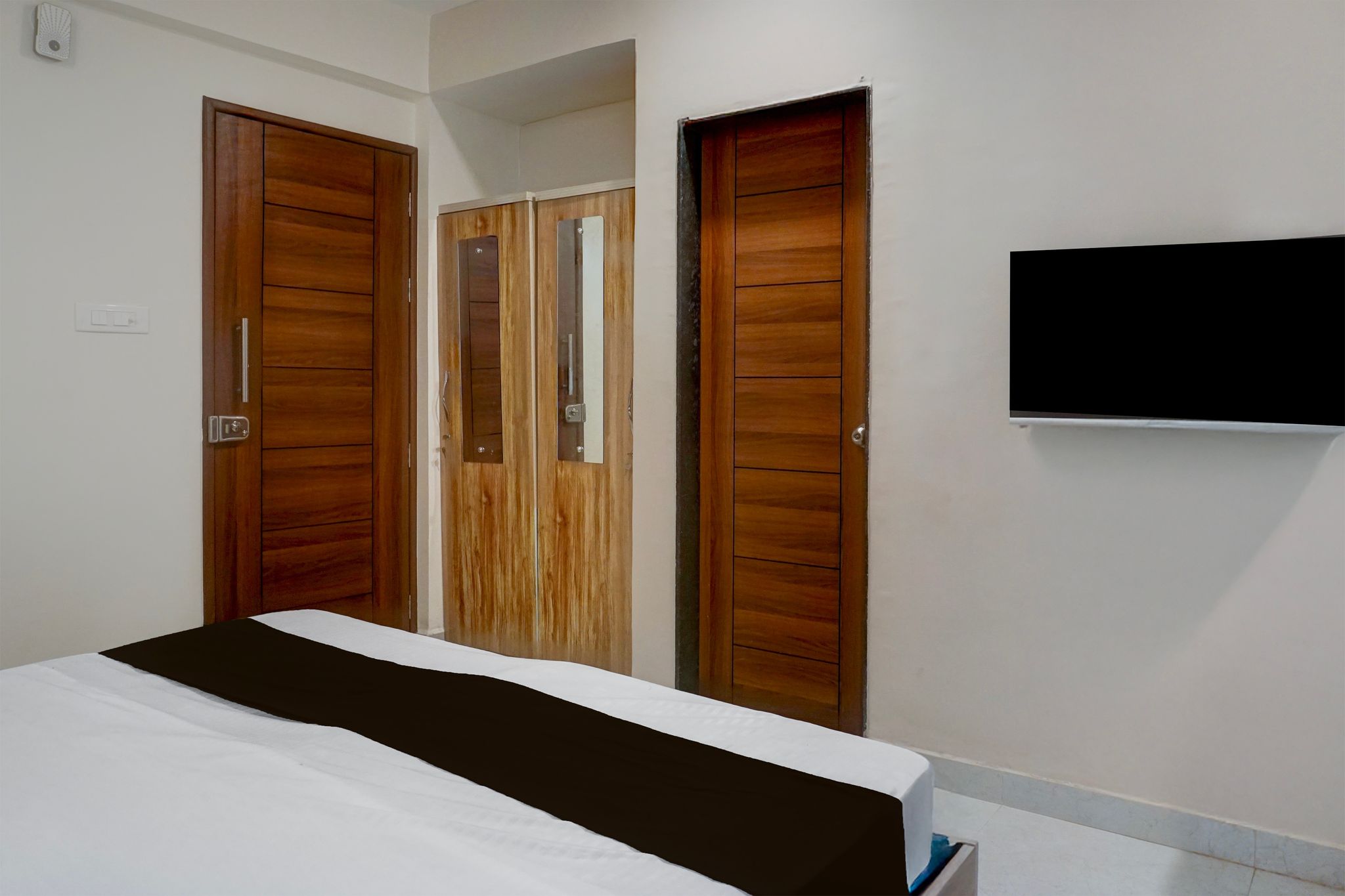 Collection O Blue Ridge Hinjewadi CLASSIC 9