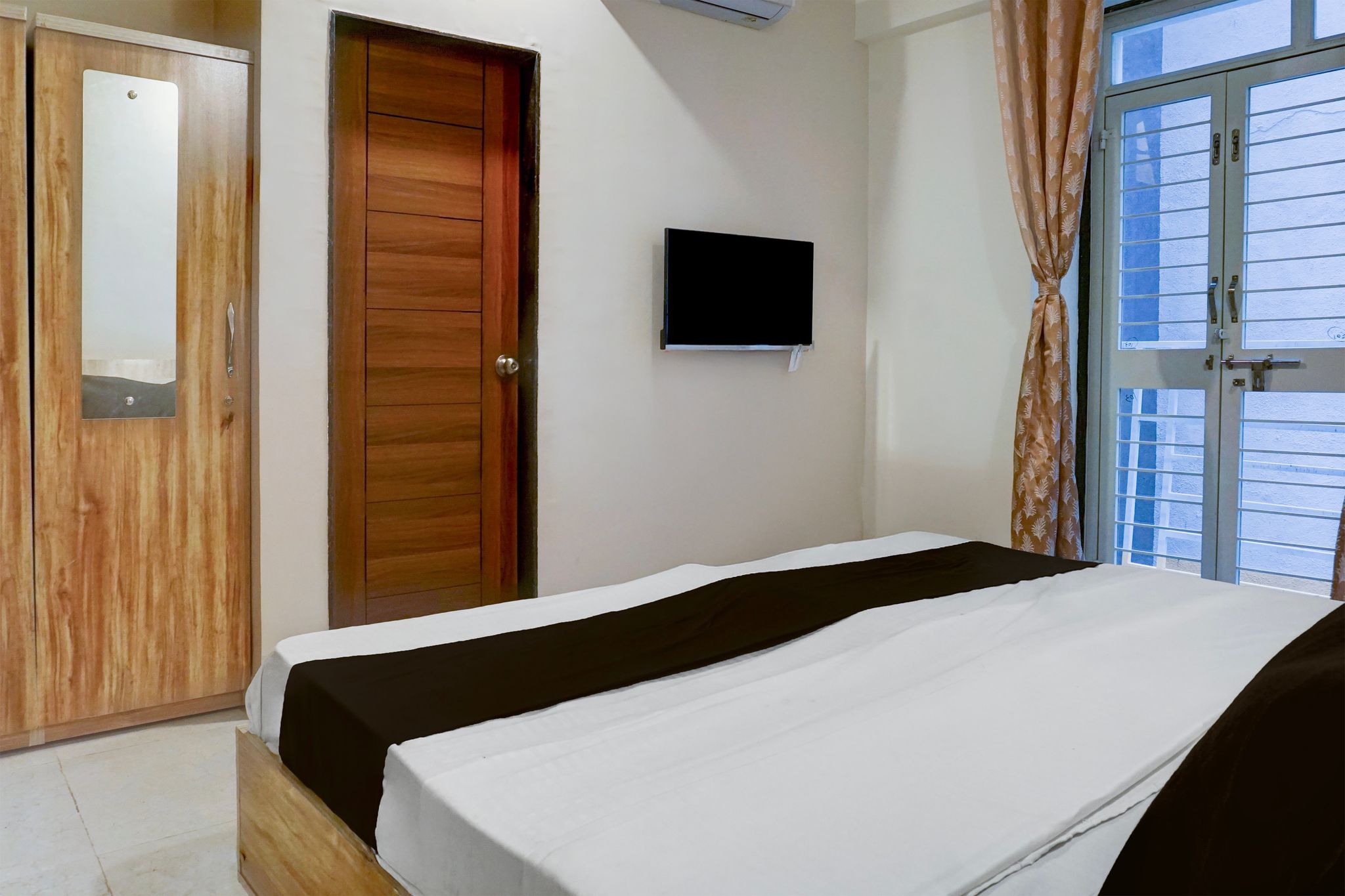 Collection O Blue Ridge Hinjewadi CLASSIC 11