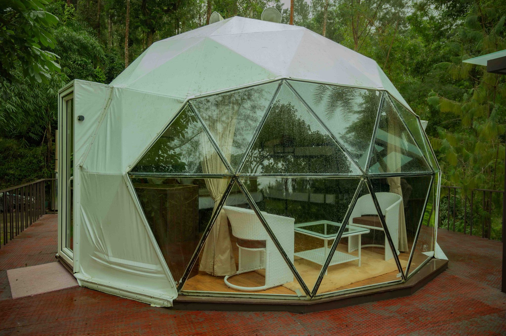 Lakeside AC Glass Dome