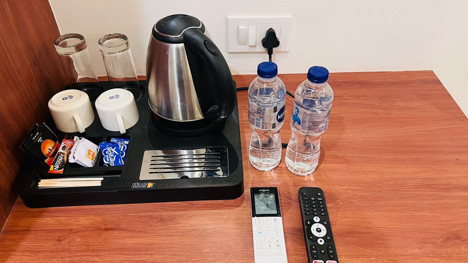 The Comfort Inn Deluxe Room 8