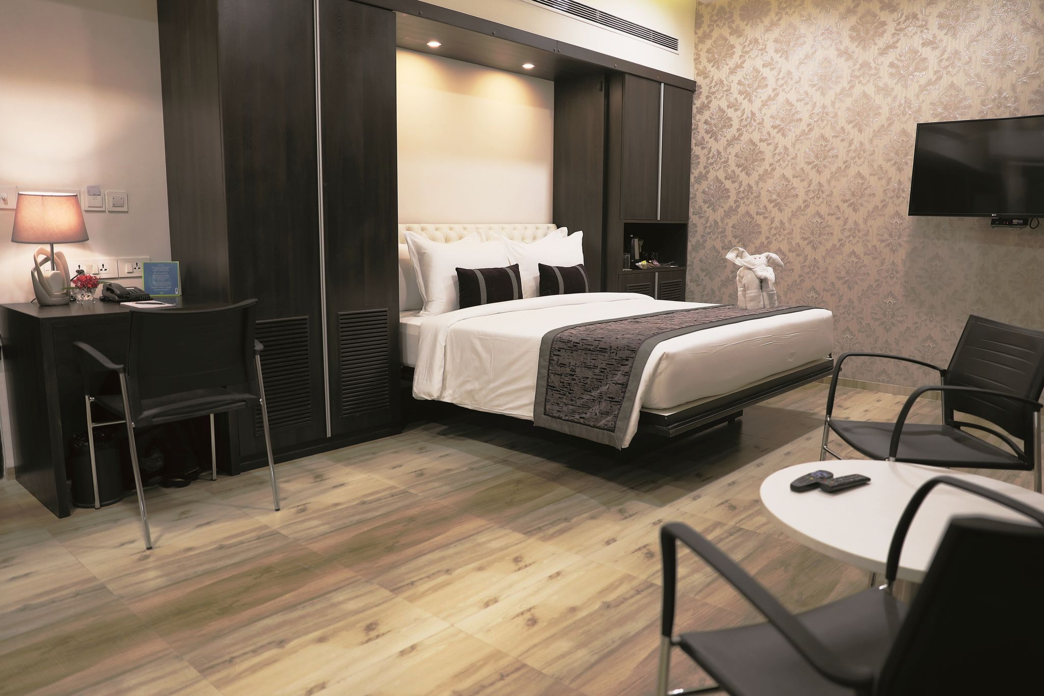 EKA Club Suite Room 3