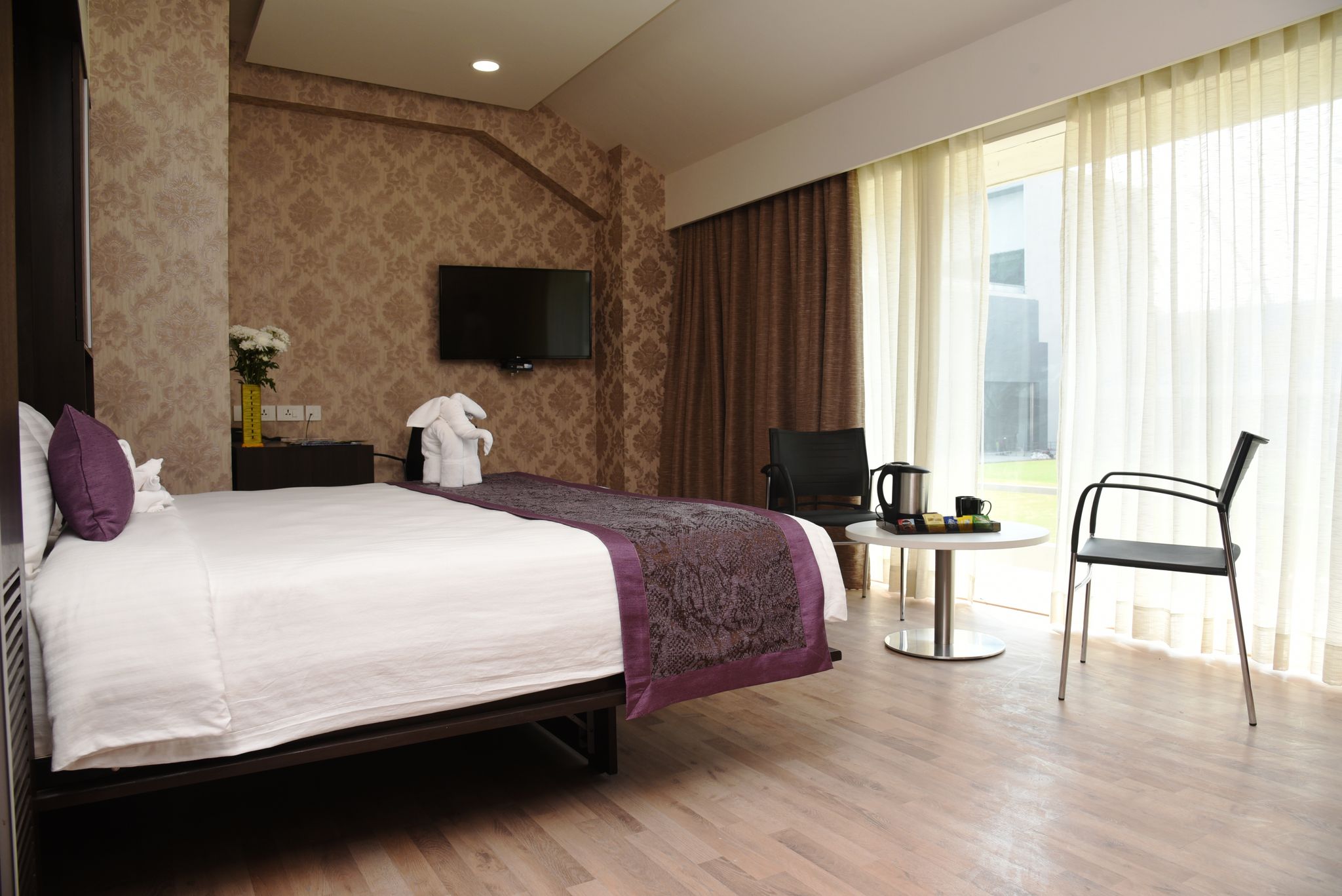 EKA Club Suite Room 5