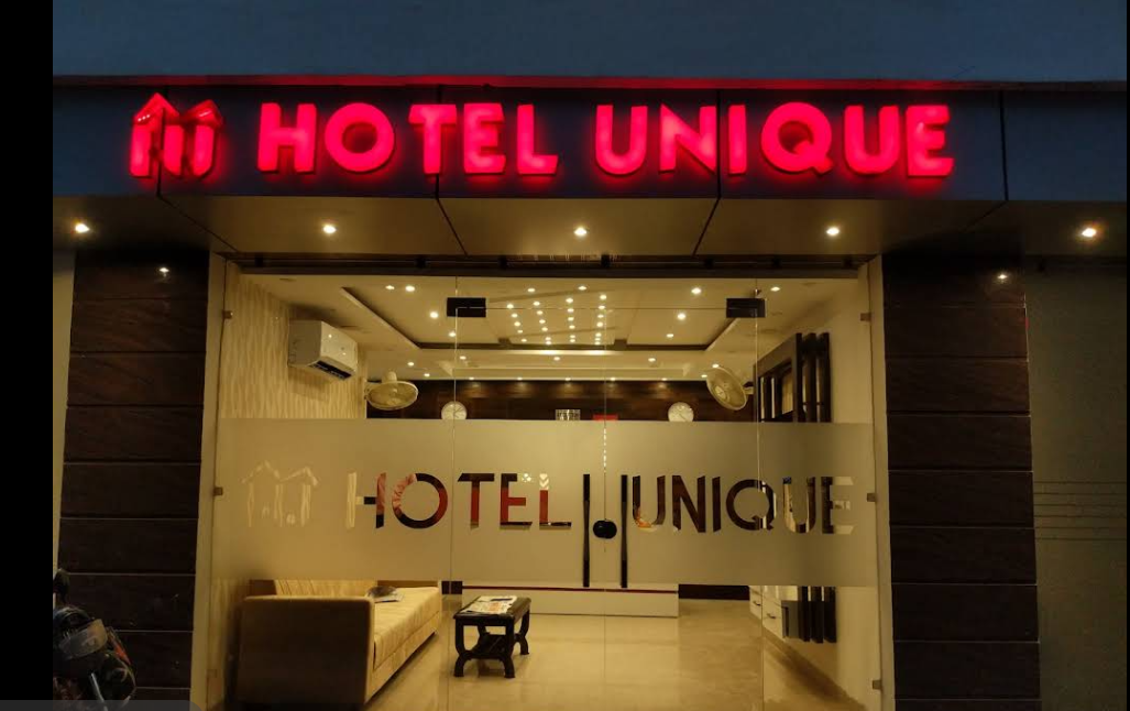 Hotel Unique - Near Railway Station