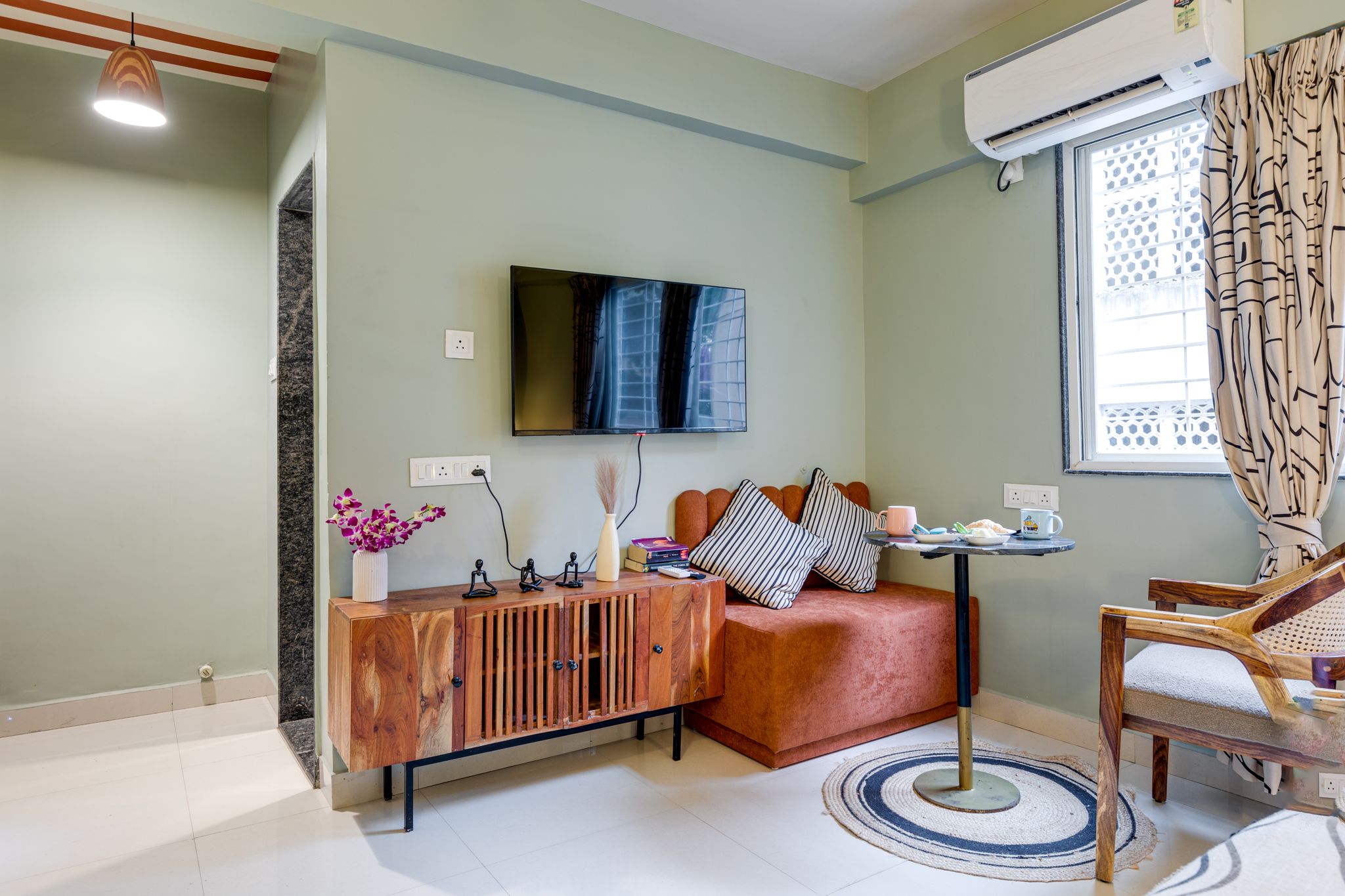 KULTURE by One Tree Stays Kulture One Modern Room @ Pune Airport 5