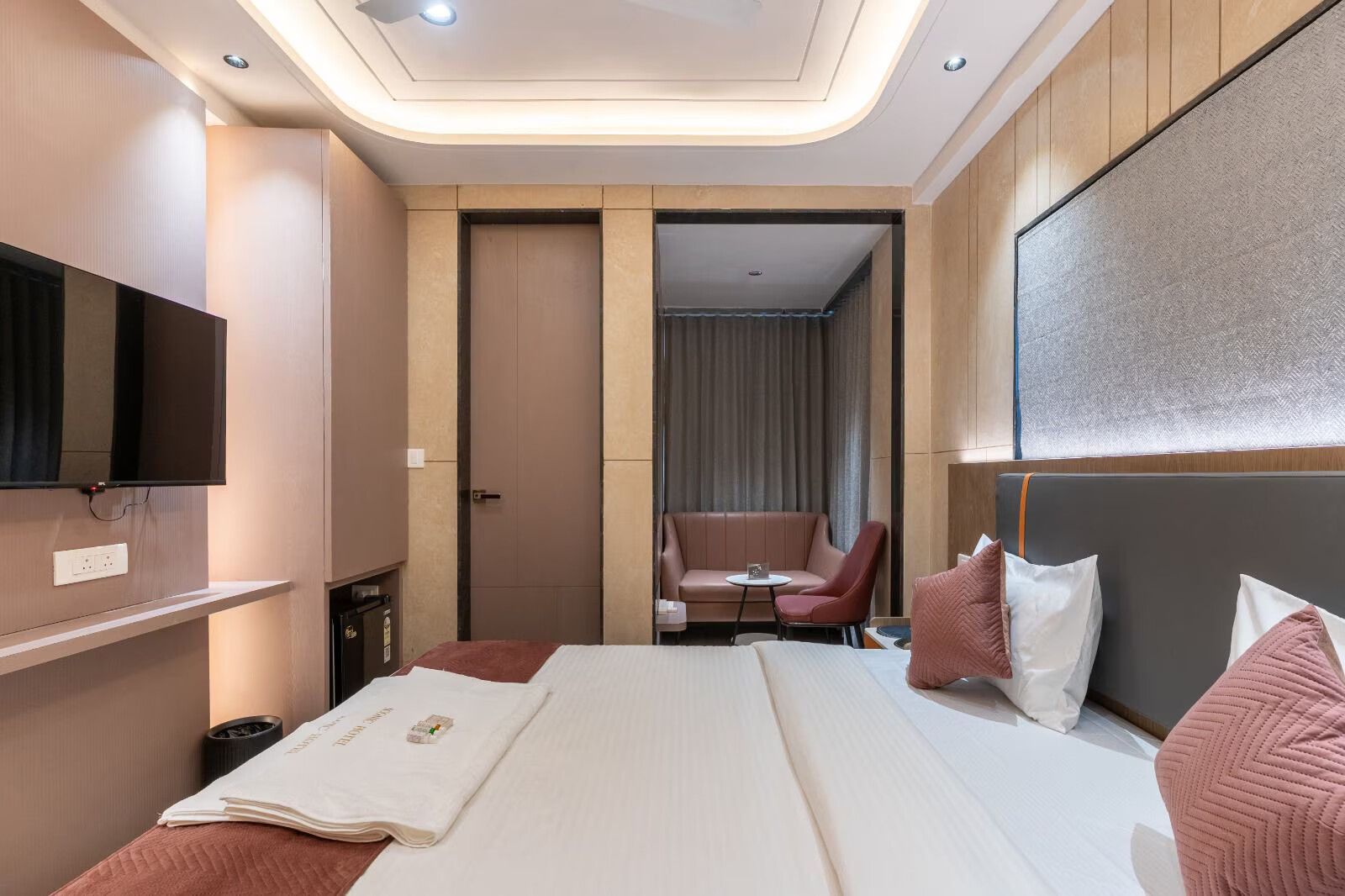 Hotel Iconic Ahmedabad Executive Room 7