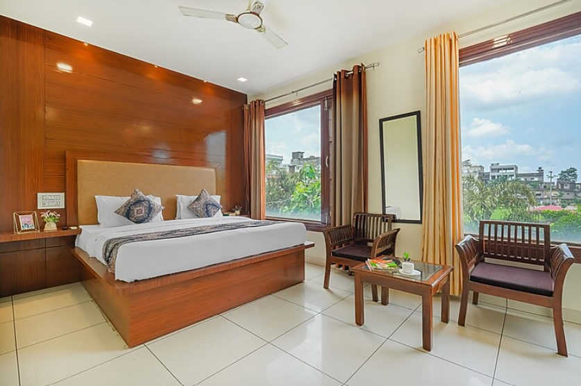 Super Deluxe With Park Facing