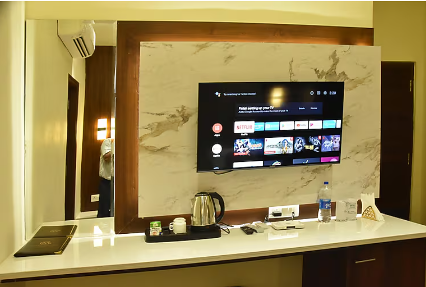 Hotel Manglam Grand Deluxe Room 8