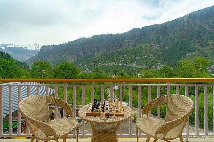 The Social Stays Manali (formerly ArtBuzz) Standard Double Room with Balcony and Valley View 4