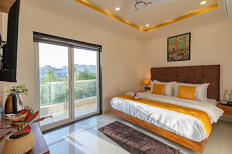 Deluxe Double Room with Balcony