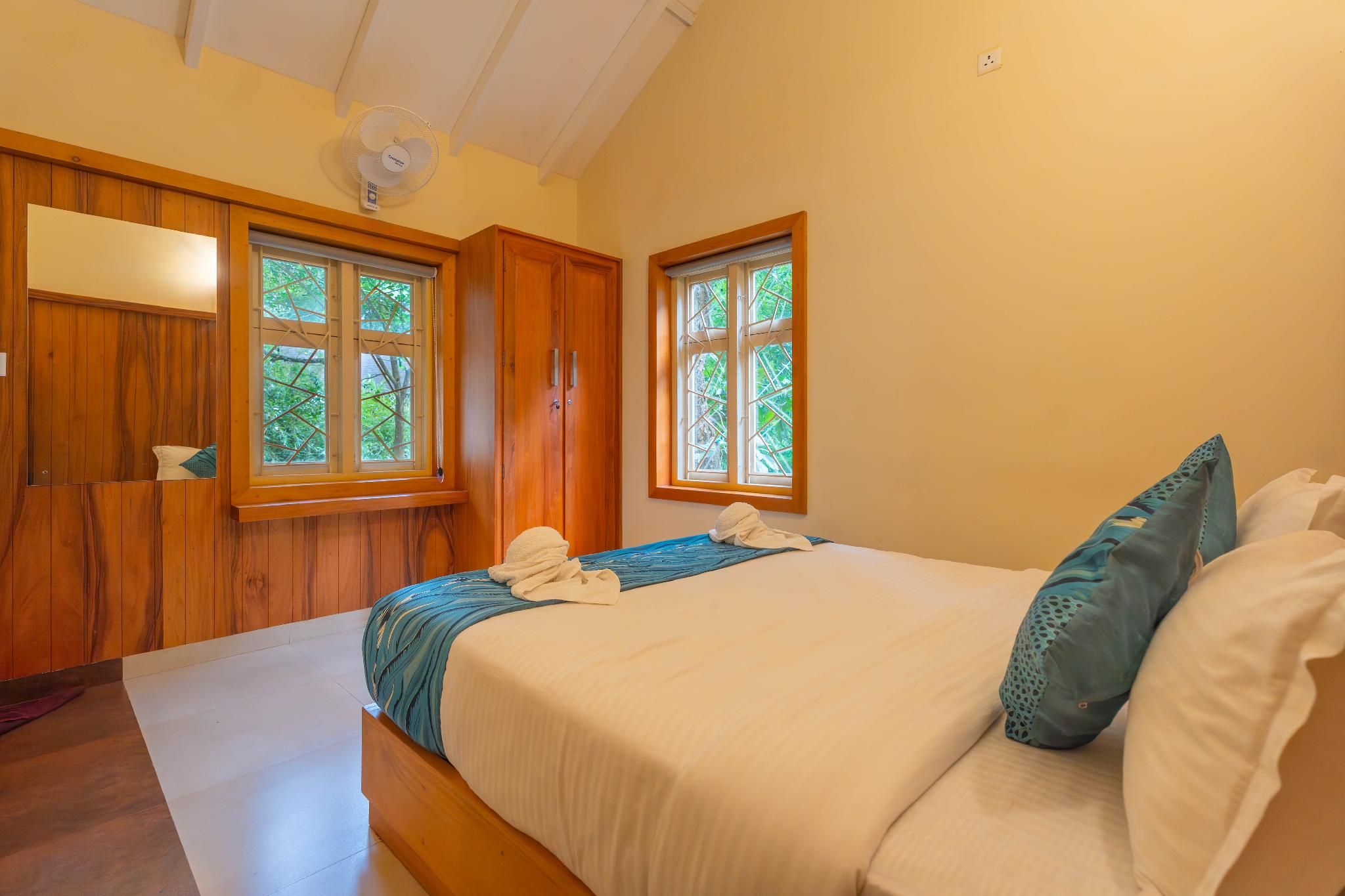 Pool and Garden View Elegant Suite