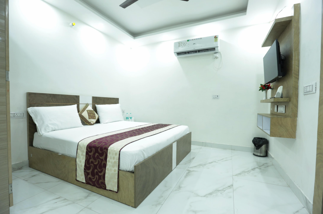Super Deluxe AC Room