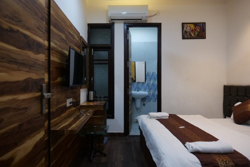 Hotel JP Residency Deluxe Room 3