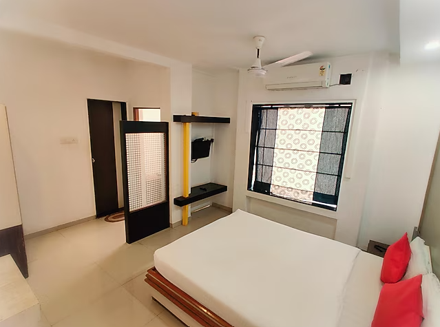 Hotel Anand Deluxe Non Ac Room 4