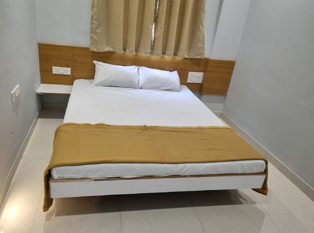 Vivanta Inn Lodge Deluxe AC Room 3