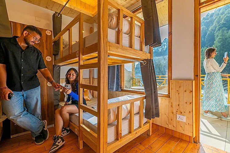 Bed in 6 Bed Mixed Dormitory with Balcony