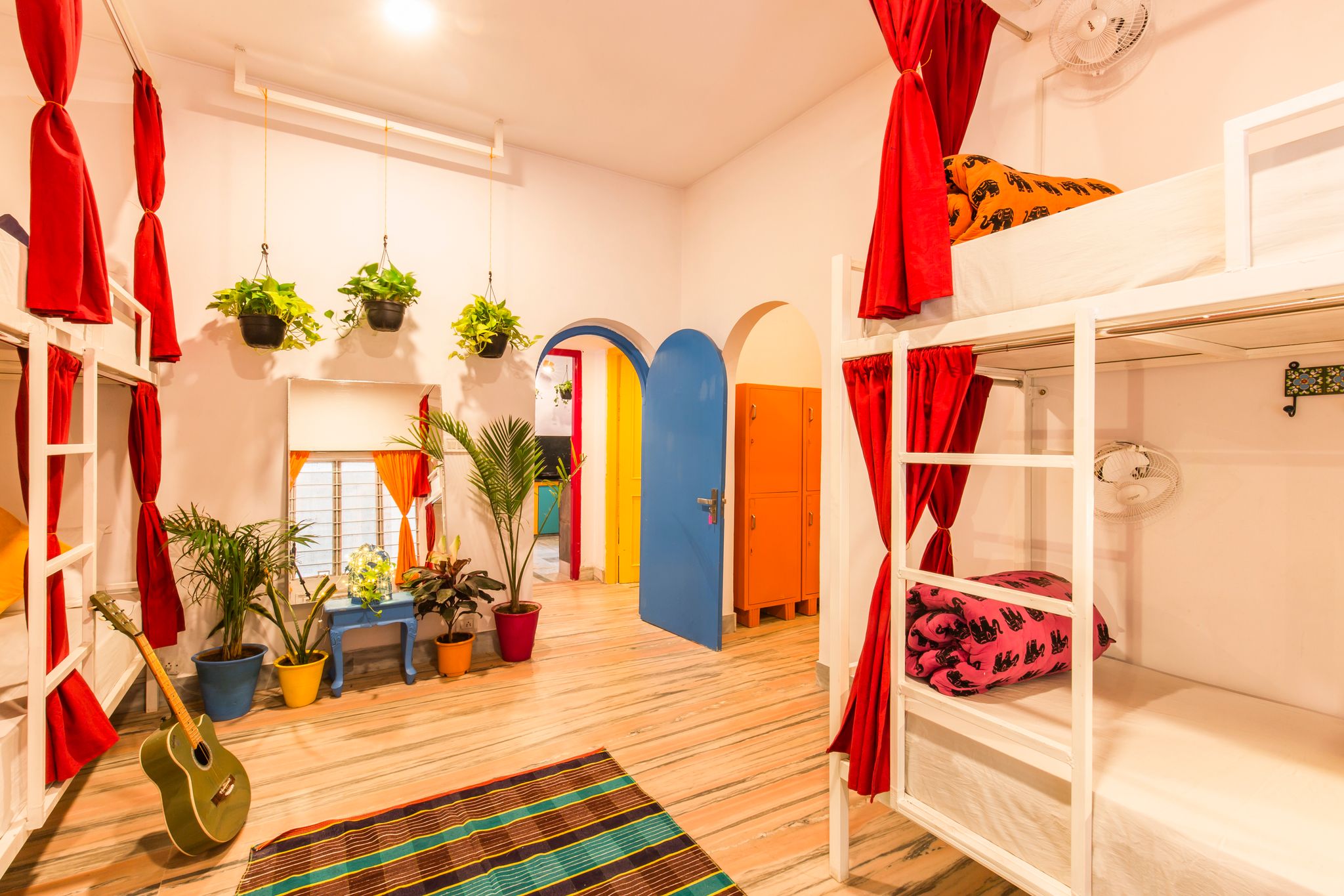 Bed in 6 Bed Mixed AC Dormitory Room with Ensuite Bathroom 