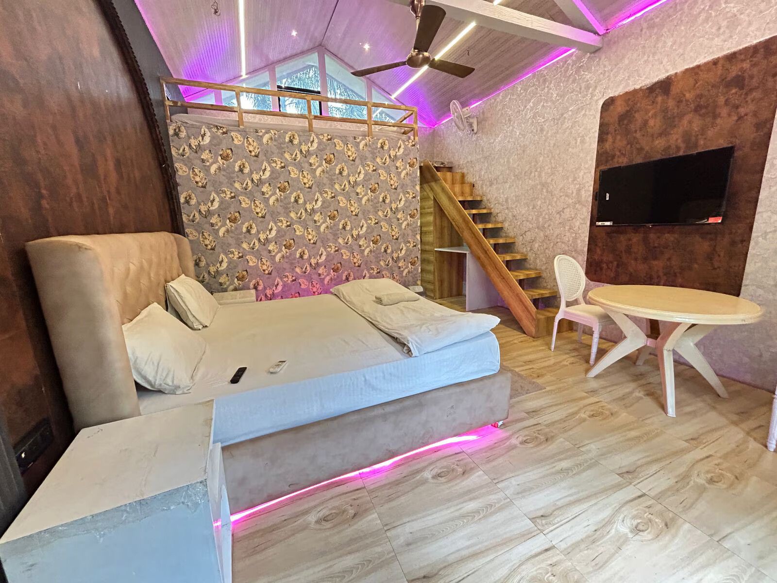 Deluxe Cottage King Bed with Home Theater and Bug Bed Forest View