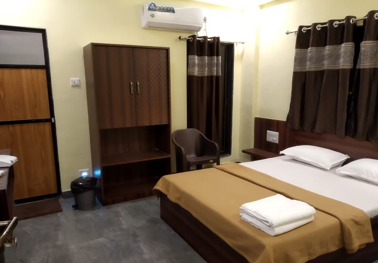 ILIF 2763 Kovi Inn Standard AC Room 2