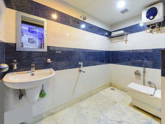 Hotel 9 Star Deluxe Room 2