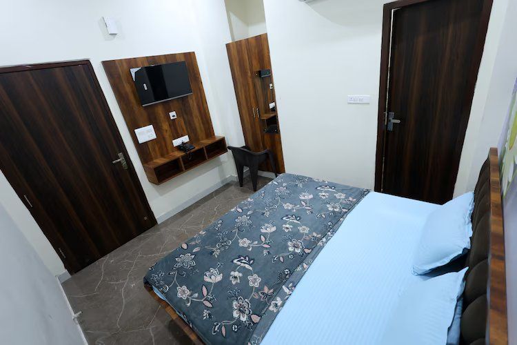 Double bed room