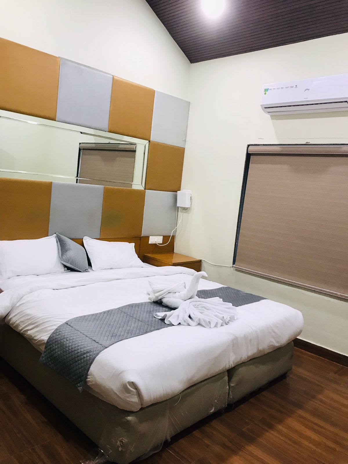 Hotel Koshi Aero Club Deluxe Bungalow 2