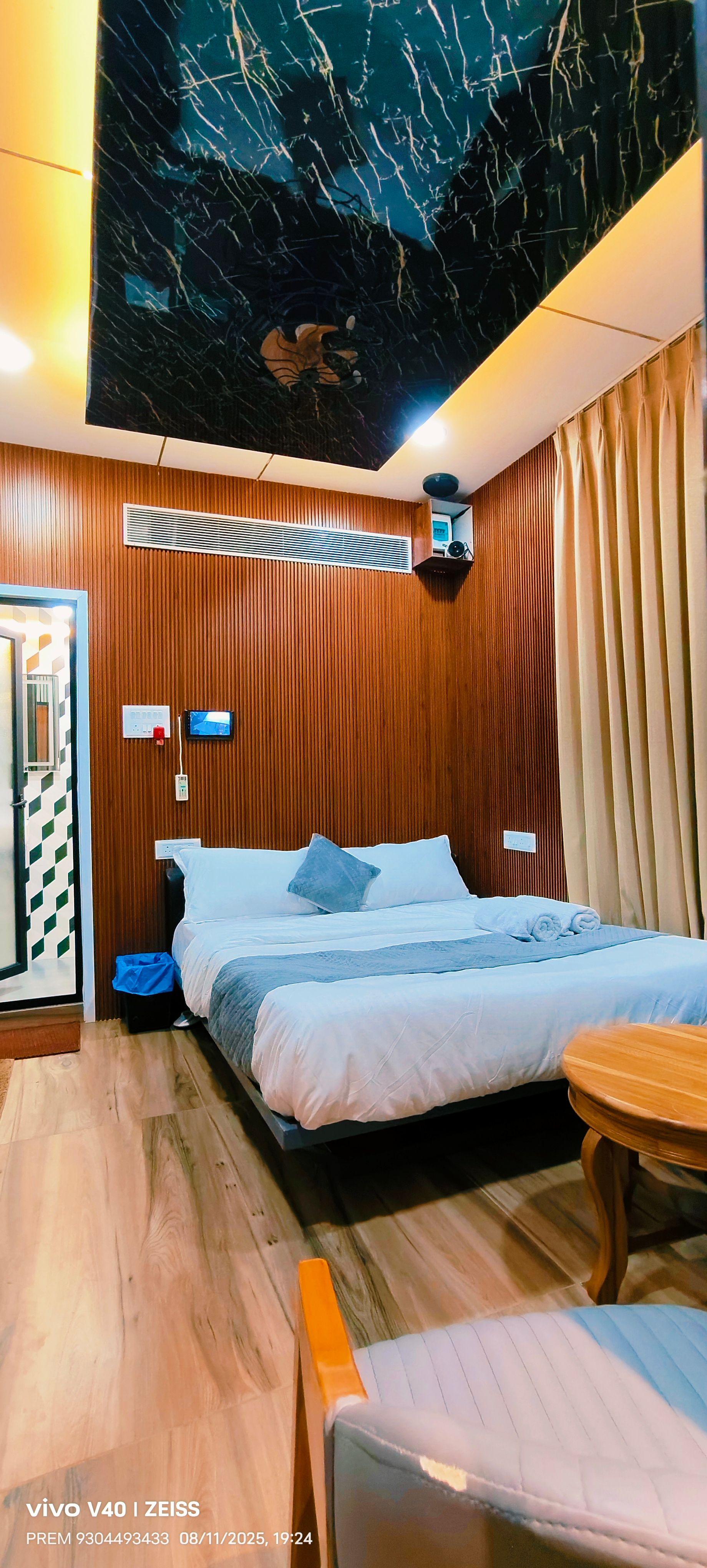 Hotel Koshi Aero Club Container Room 2