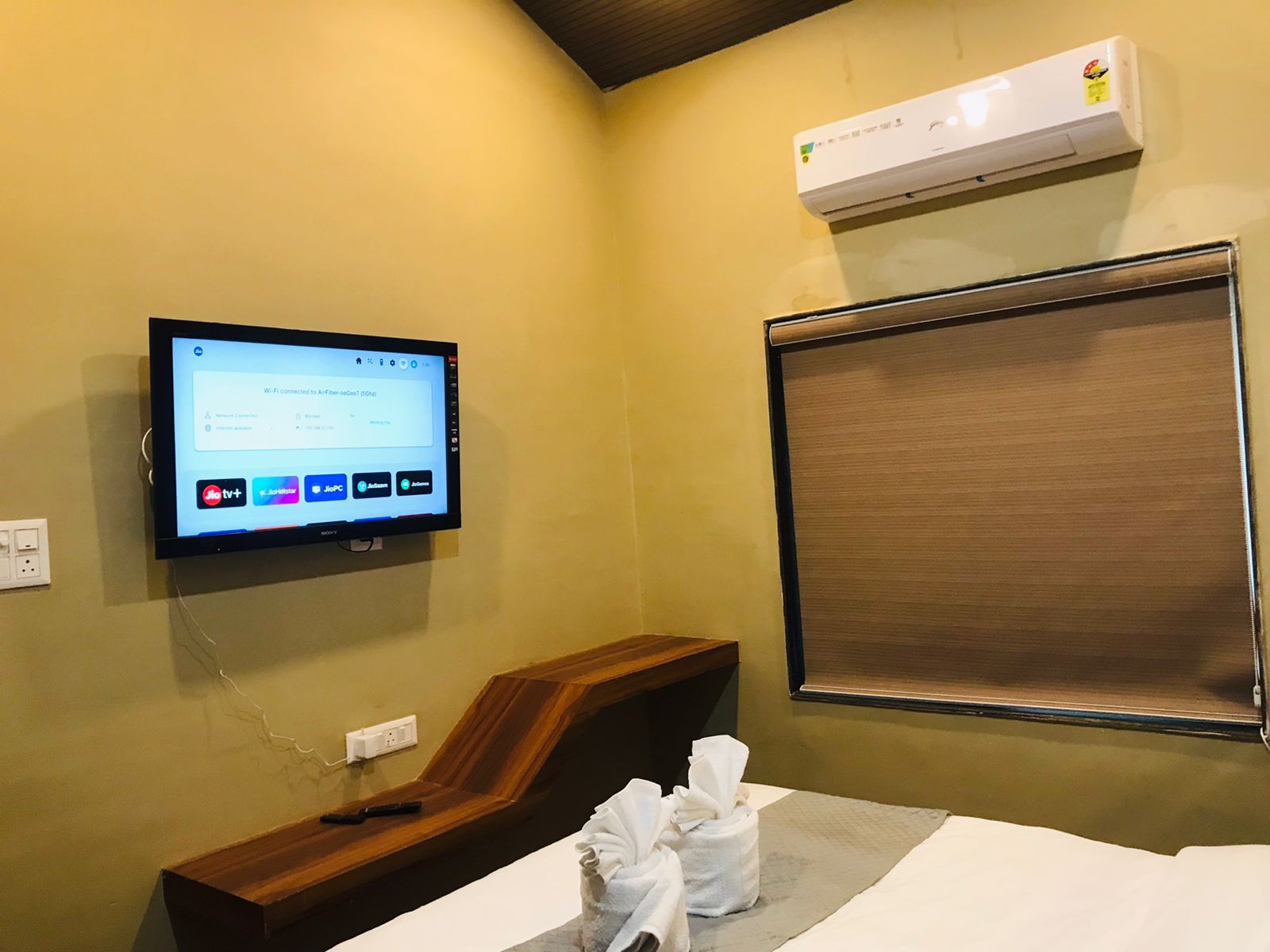 Hotel Koshi Aero Club Deluxe Bungalow 5