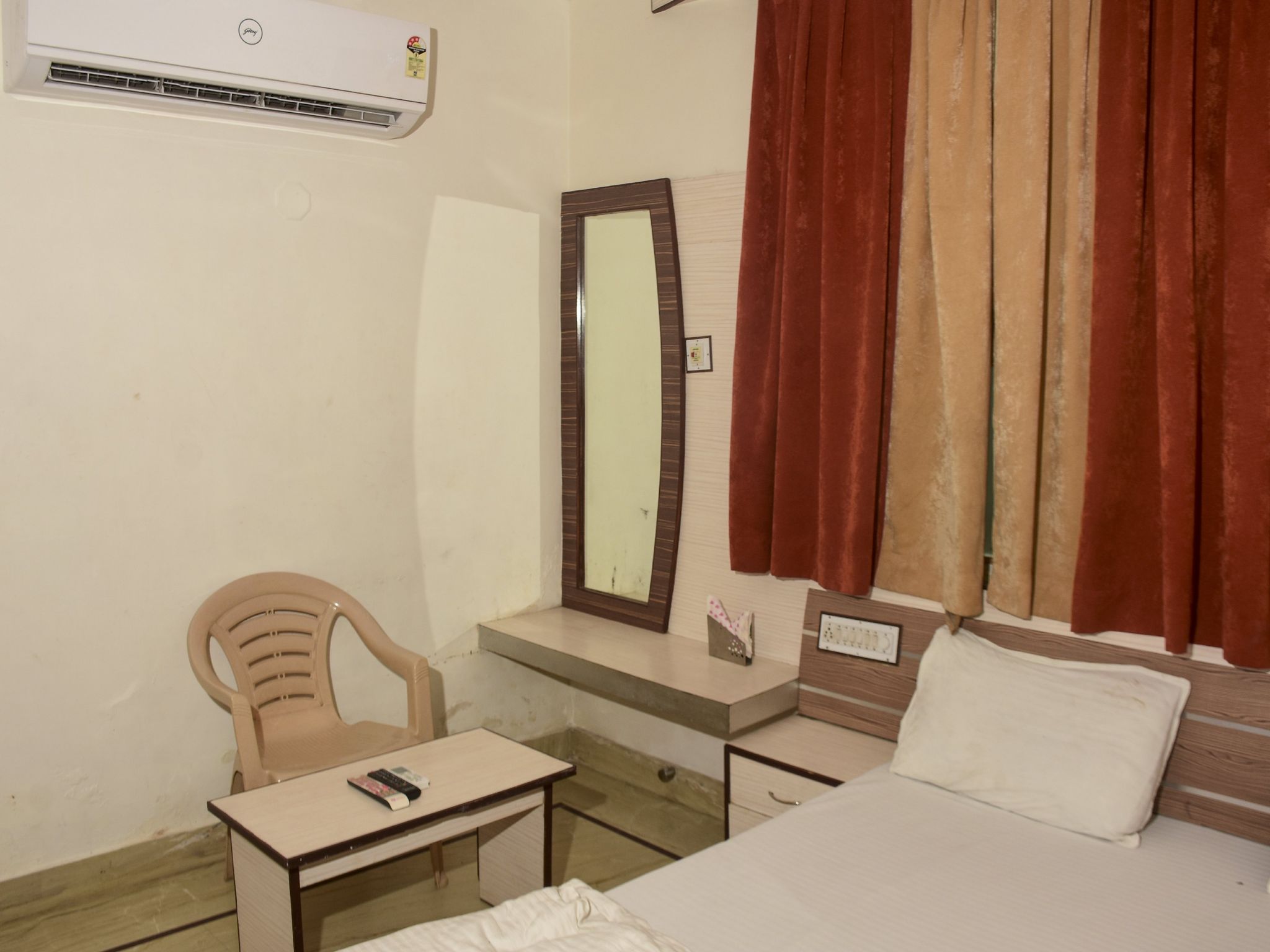 Deluxe Ac Room