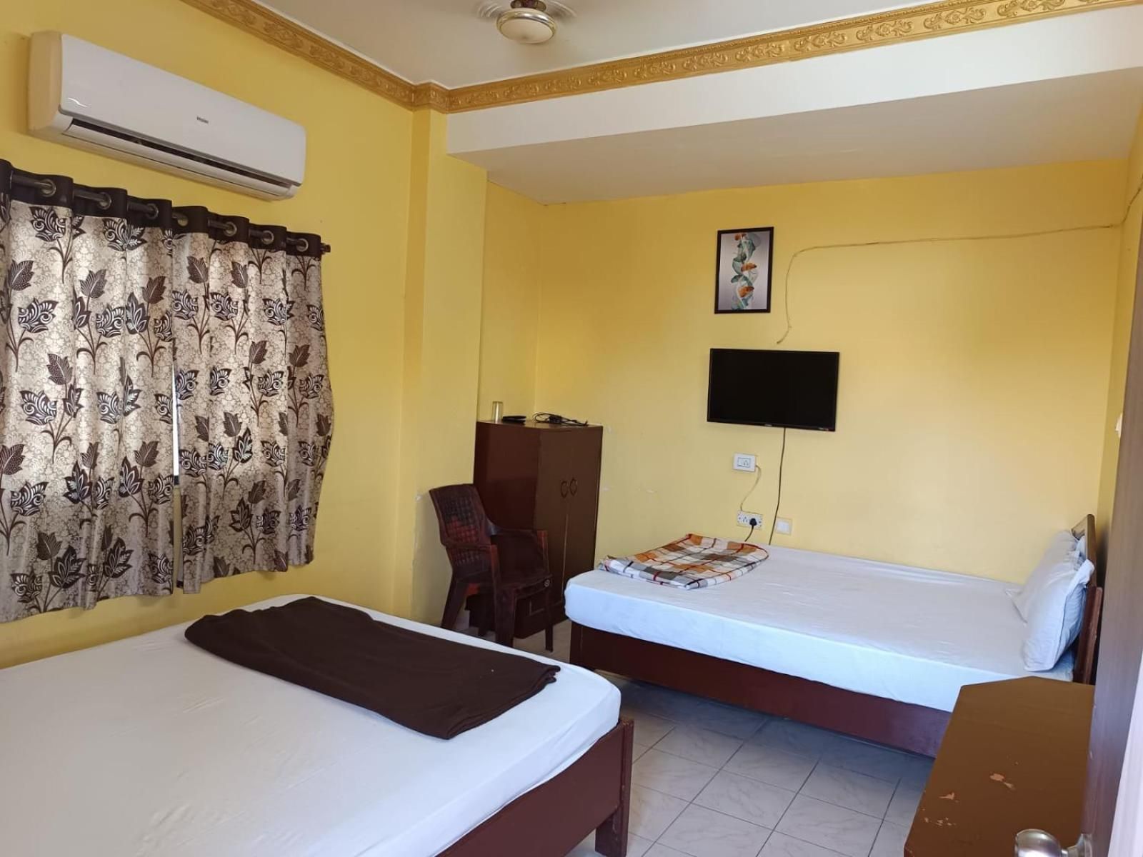 Prince Hotel & Residency Standard Room 5